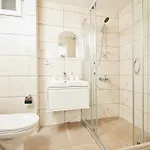 Stunning 3br 3bathroom 3ac Near Metro D1 *