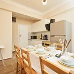 Stunning 3br 3bathroom 3ac Near Metro D1 شقة *