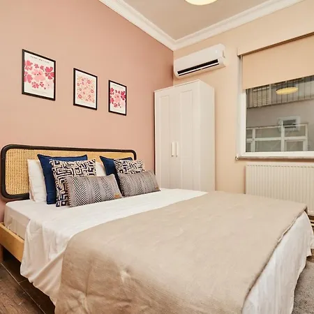 Stunning 3br 3bathroom 3ac Near Metro D1 Daire İstanbul