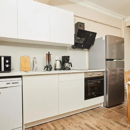 Stunning 3br 3bathroom 3ac Near Metro D1 Apartment Istanbul